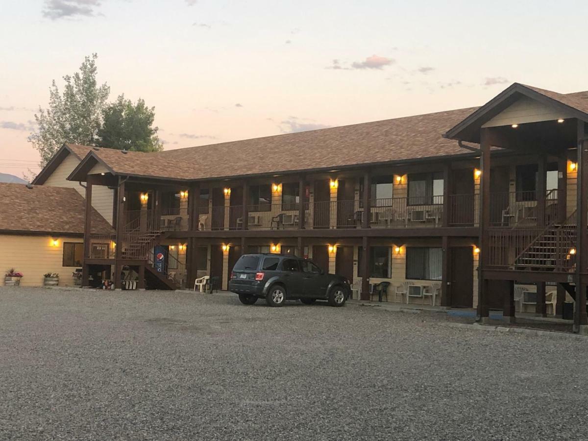 Red Bear Inn Ennis 外观 照片